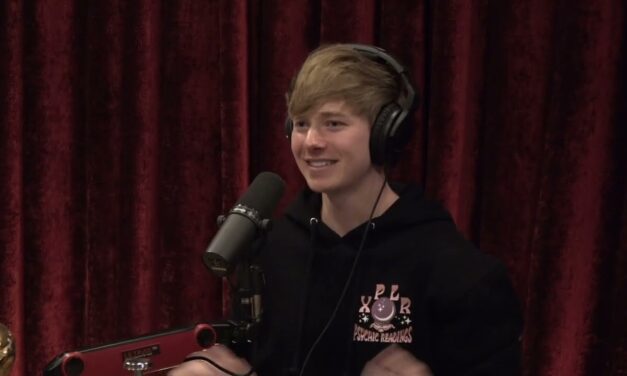 Joe Rogan Experience #1922 – Sam & Colby
