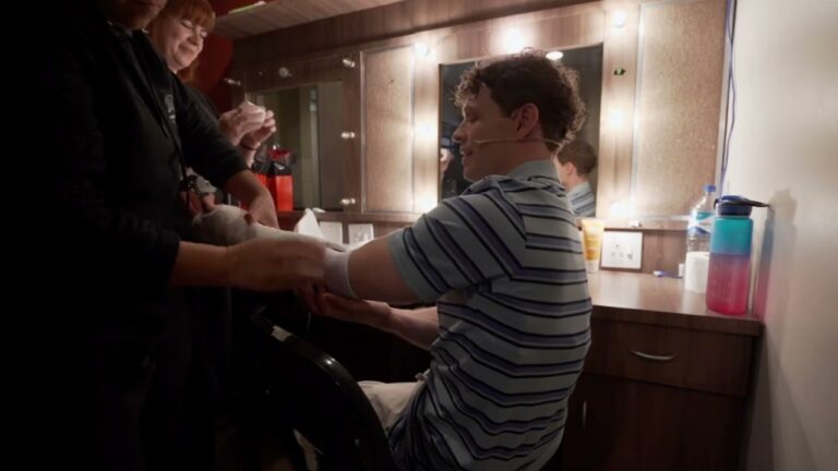 Go Behind the Scenes of Dear Evan Hansen! 🎥