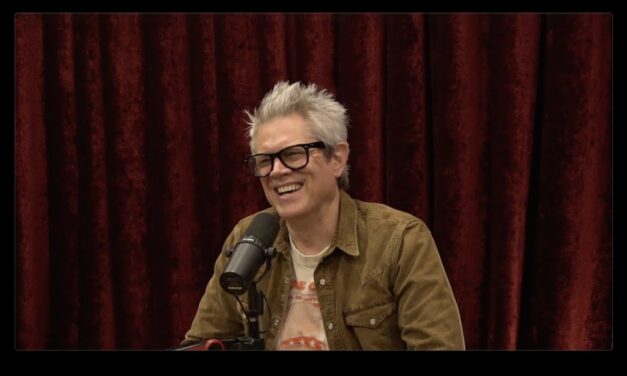 Joe Rogan Experience #2439 – Johnny Knoxville