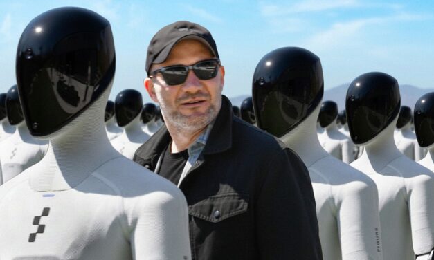 Shawn Ryan Tests a Real Humanoid Robot