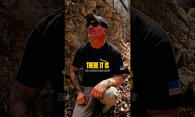 Navy SEAL Hunted by Ukrainian Drones on 100 Acres 🤯
