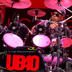 UB40 - TIDAL WAVE