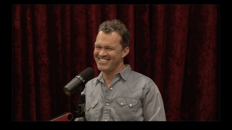 Joe Rogan Experience #2529 – Zach Bush