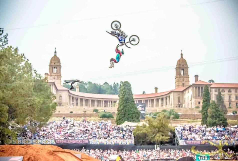 REDBULL X-FIGHTERS